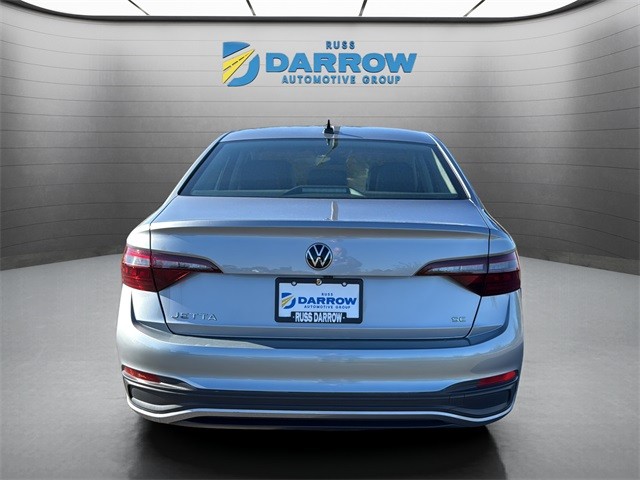 Volkswagen Jetta Vehicle Full-screen Gallery Image 3