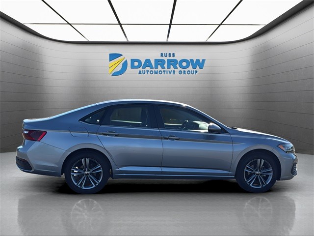 Volkswagen Jetta Vehicle Full-screen Gallery Image 5