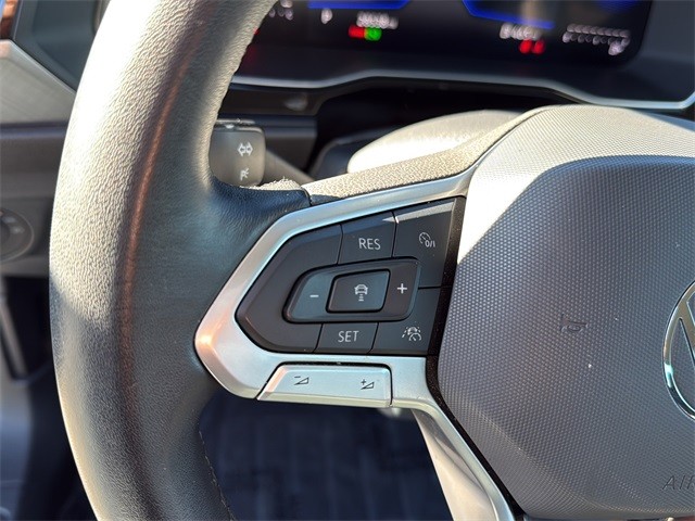 Volkswagen Jetta Vehicle Full-screen Gallery Image 8