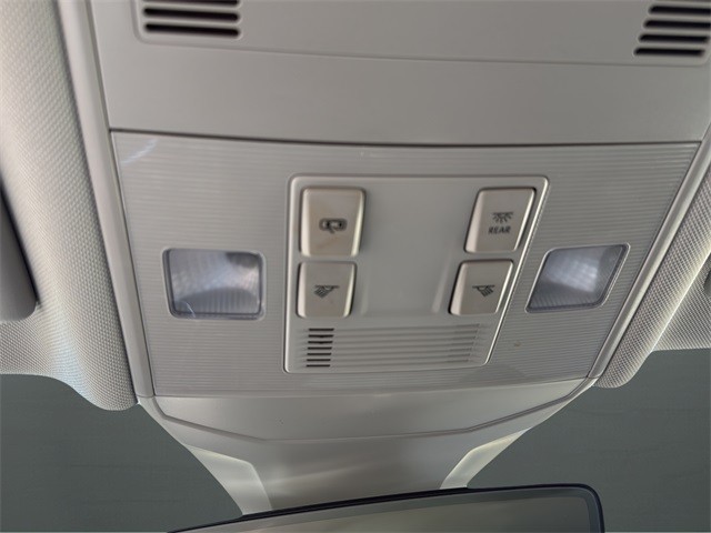 Volkswagen Jetta Vehicle Full-screen Gallery Image 20