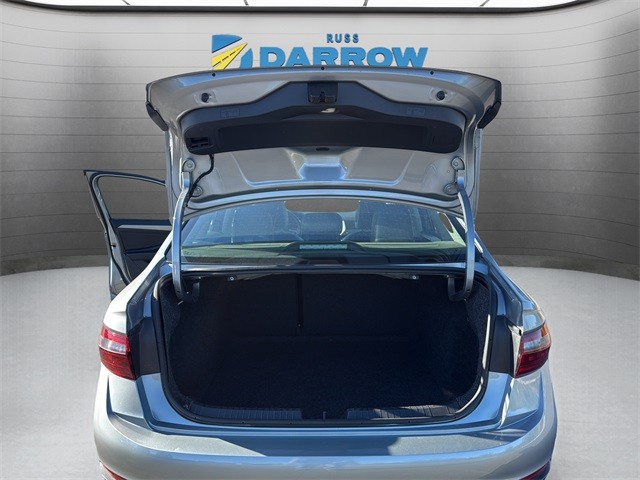 Volkswagen Jetta Vehicle Full-screen Gallery Image 22