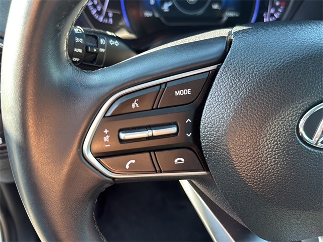 Hyundai Santa Fe Vehicle Full-screen Gallery Image 9