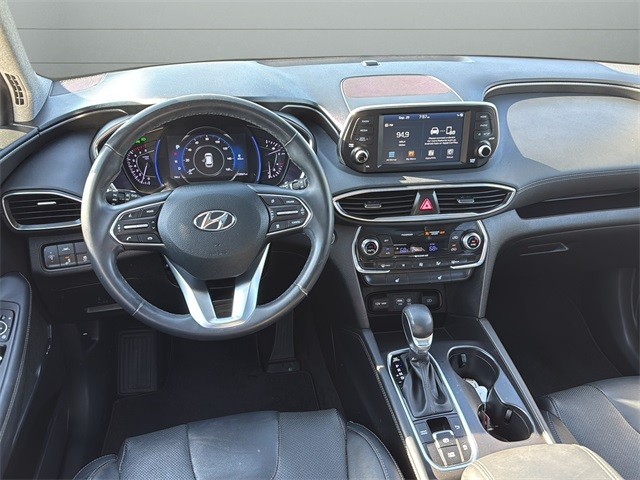 Hyundai Santa Fe Vehicle Full-screen Gallery Image 12