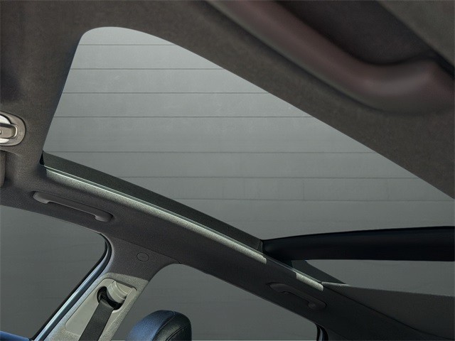 Hyundai Santa Fe Vehicle Full-screen Gallery Image 16