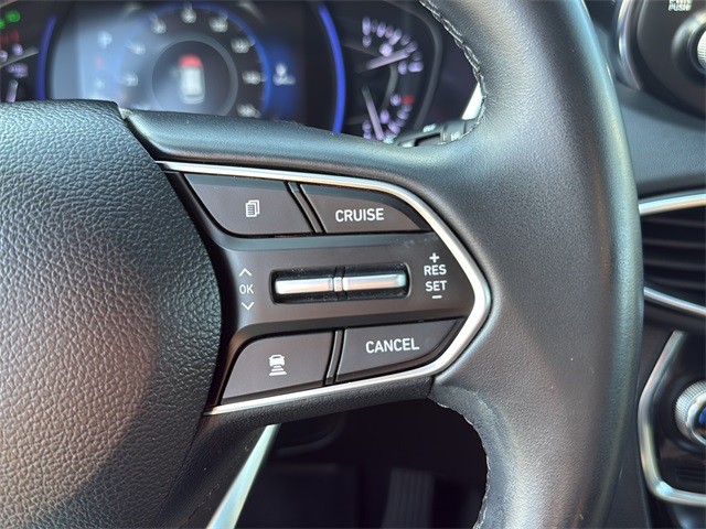 Hyundai Santa Fe Vehicle Full-screen Gallery Image 19