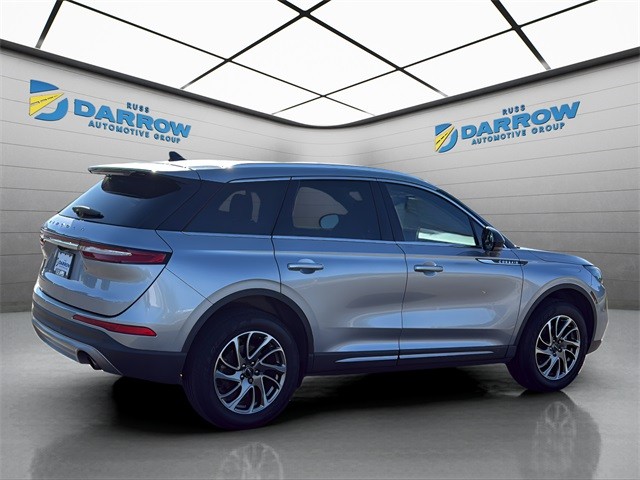 Lincoln Corsair Vehicle Full-screen Gallery Image 5