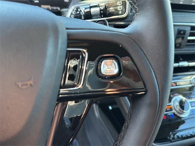 Lincoln Corsair Vehicle Full-screen Gallery Image 17