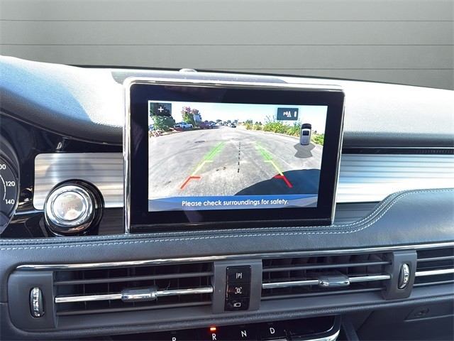 Lincoln Corsair Vehicle Full-screen Gallery Image 21