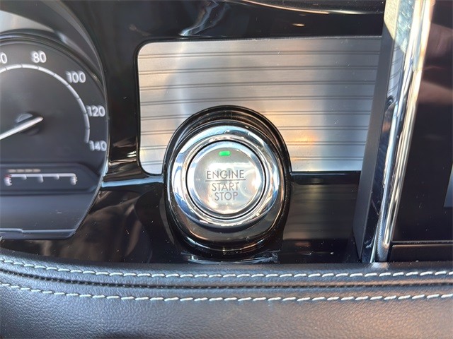 Lincoln Corsair Vehicle Full-screen Gallery Image 23