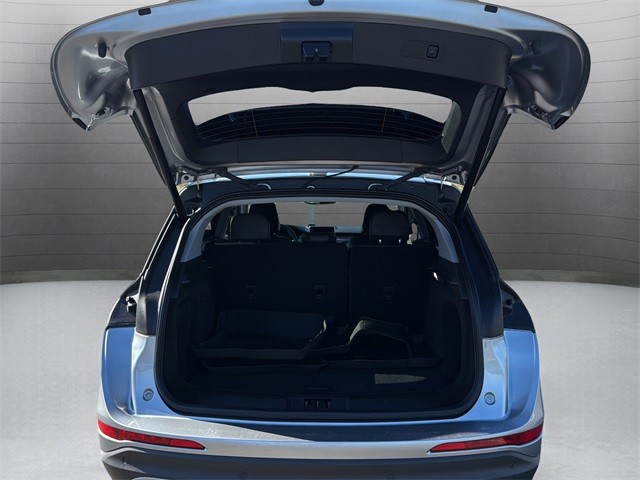 Lincoln Corsair Vehicle Full-screen Gallery Image 24