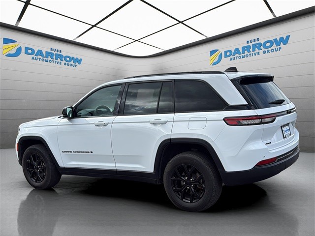 Jeep Grand Cherokee Vehicle Full-screen Gallery Image 3