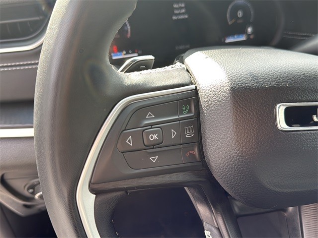 Jeep Grand Cherokee Vehicle Full-screen Gallery Image 9