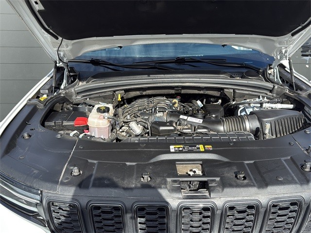 Jeep Grand Cherokee Vehicle Full-screen Gallery Image 19