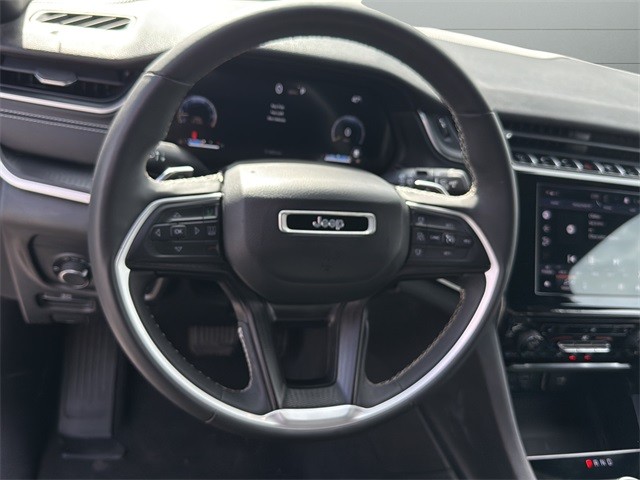 Jeep Grand Cherokee Vehicle Full-screen Gallery Image 26