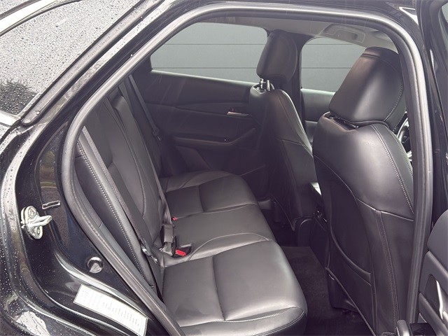 Mazda CX-30 Vehicle Full-screen Gallery Image 14