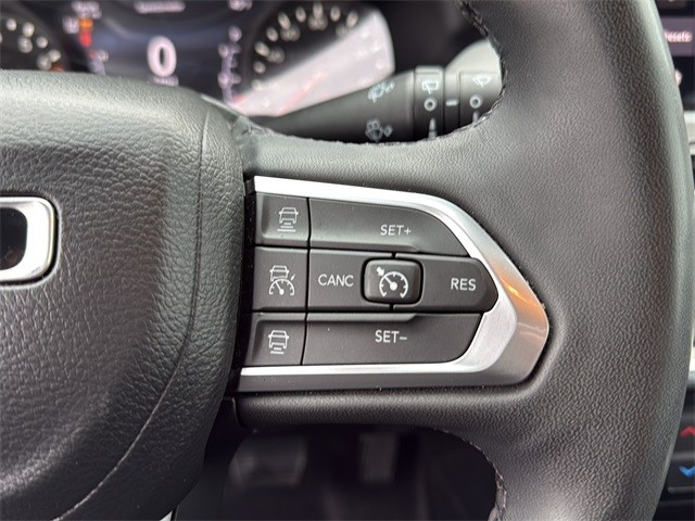 Jeep Compass Vehicle Full-screen Gallery Image 18