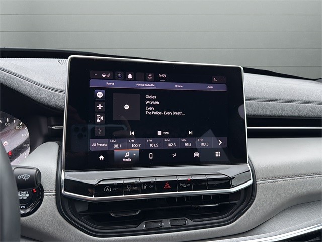 Jeep Compass Vehicle Full-screen Gallery Image 21