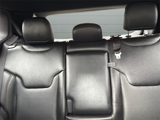 Jeep Compass Vehicle Full-screen Gallery Image 27