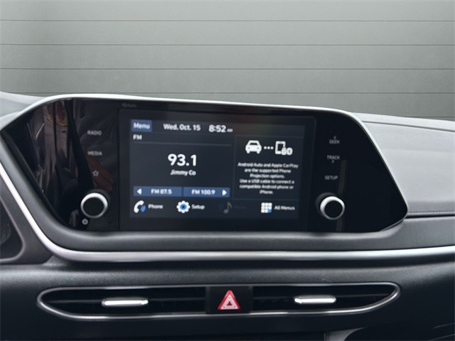 Hyundai Sonata Vehicle Full-screen Gallery Image 20