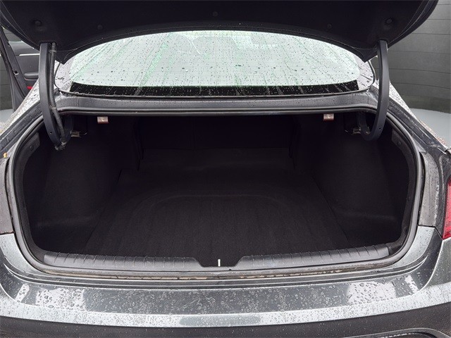 Hyundai Sonata Vehicle Full-screen Gallery Image 22