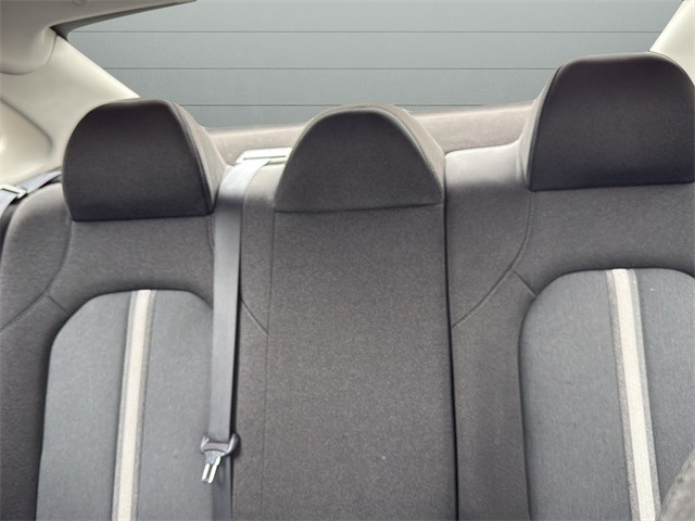 Hyundai Sonata Vehicle Full-screen Gallery Image 24