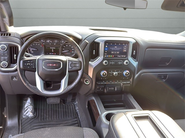 GMC Sierra 1500 Vehicle Full-screen Gallery Image 12