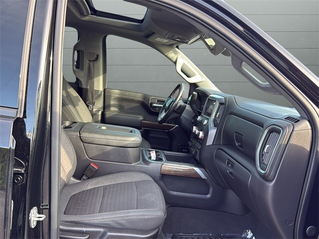 GMC Sierra 1500 Vehicle Full-screen Gallery Image 15