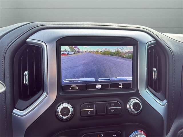 GMC Sierra 1500 Vehicle Full-screen Gallery Image 22
