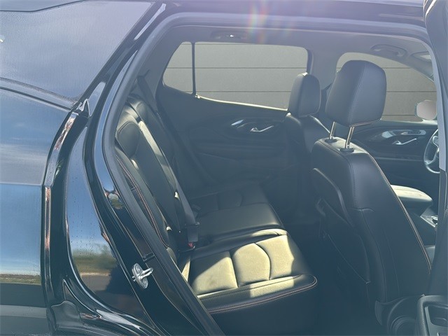 GMC Terrain Vehicle Full-screen Gallery Image 14