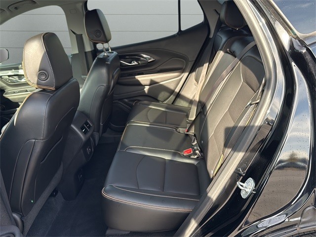 GMC Terrain Vehicle Full-screen Gallery Image 16