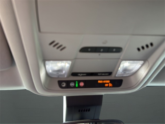 GMC Terrain Vehicle Full-screen Gallery Image 22