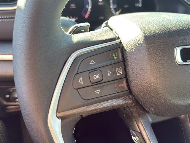 Jeep Grand Cherokee Vehicle Full-screen Gallery Image 9