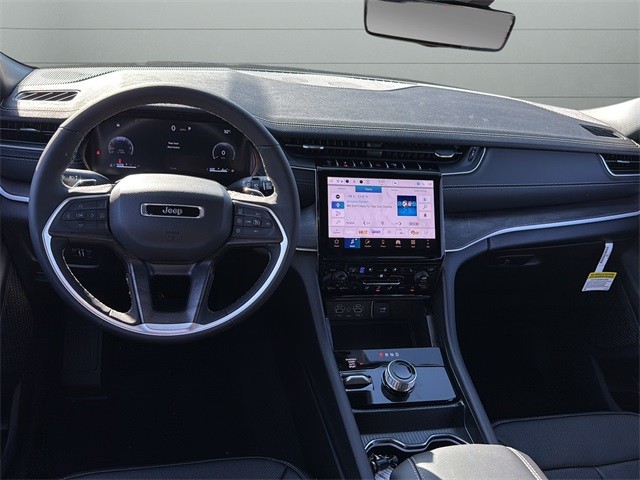 Jeep Grand Cherokee Vehicle Full-screen Gallery Image 12