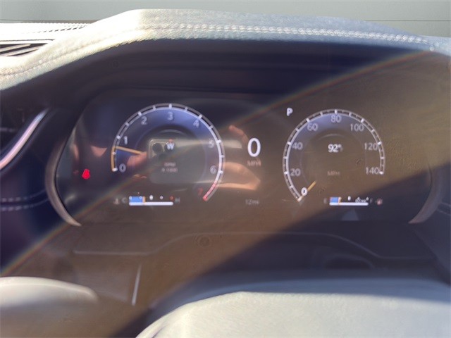 Jeep Grand Cherokee Vehicle Full-screen Gallery Image 13