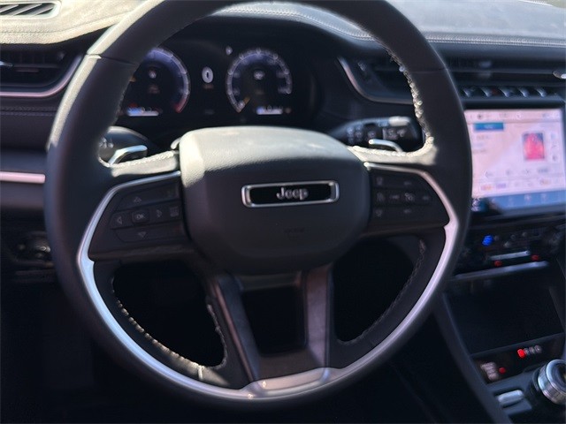 Jeep Grand Cherokee Vehicle Full-screen Gallery Image 27