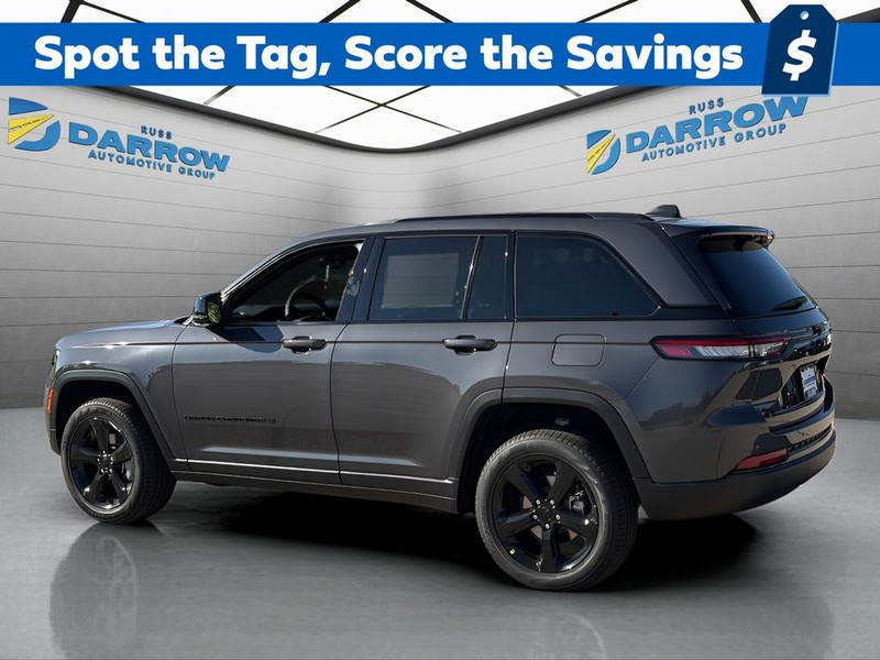 Jeep Grand Cherokee Vehicle Full-screen Gallery Image 3