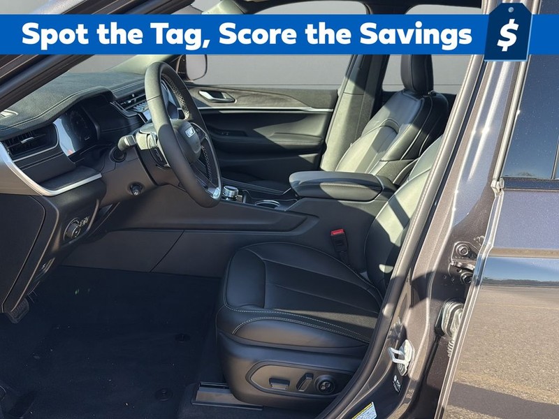 Jeep Grand Cherokee Vehicle Full-screen Gallery Image 10