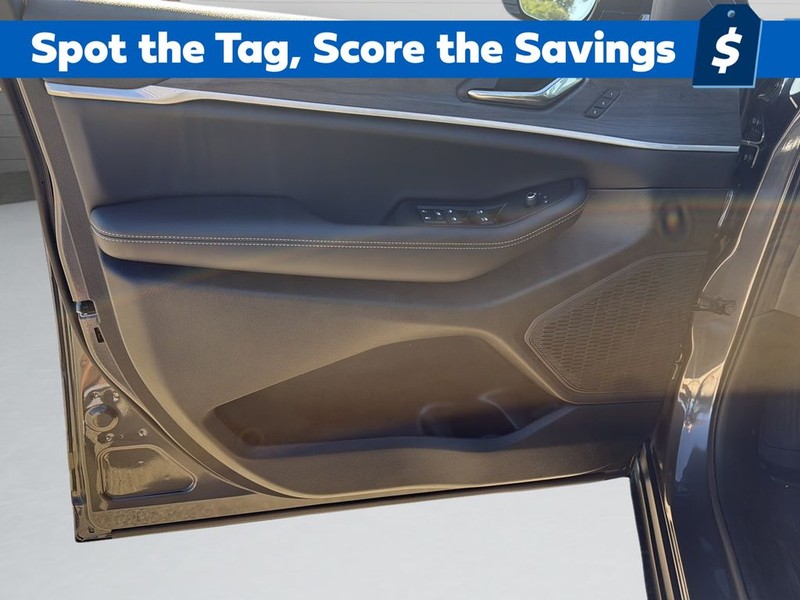 Jeep Grand Cherokee Vehicle Full-screen Gallery Image 11