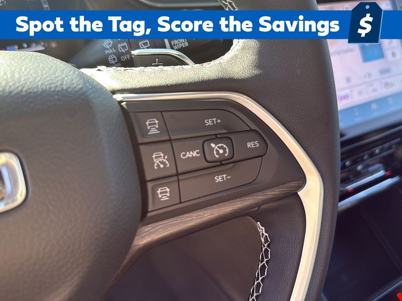 Jeep Grand Cherokee Vehicle Full-screen Gallery Image 19