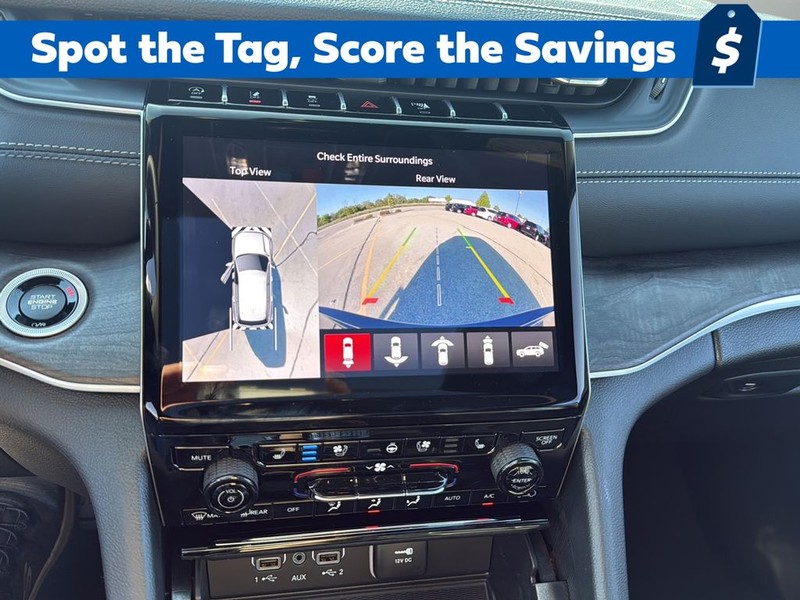 Jeep Grand Cherokee Vehicle Full-screen Gallery Image 23