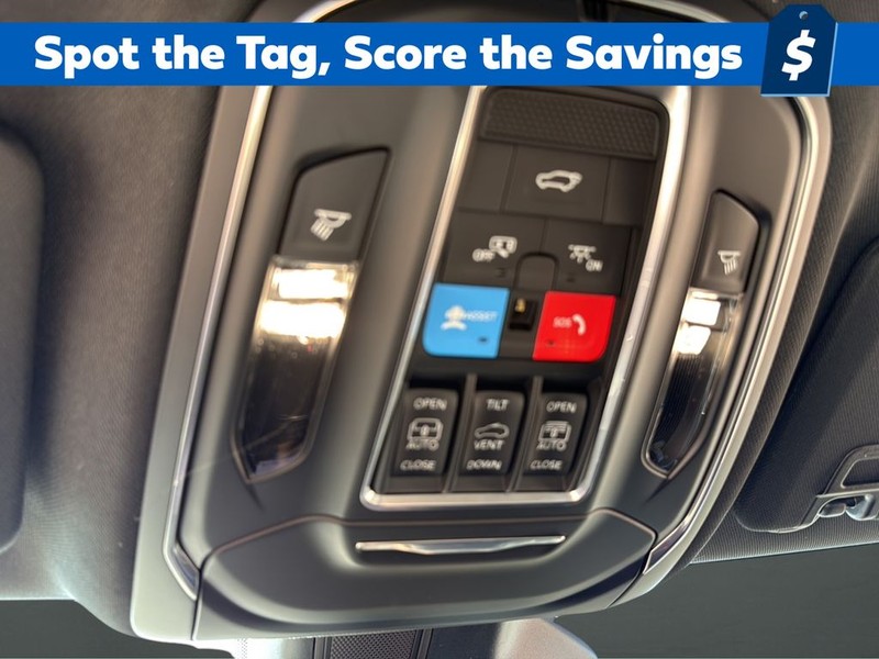 Jeep Grand Cherokee Vehicle Full-screen Gallery Image 24