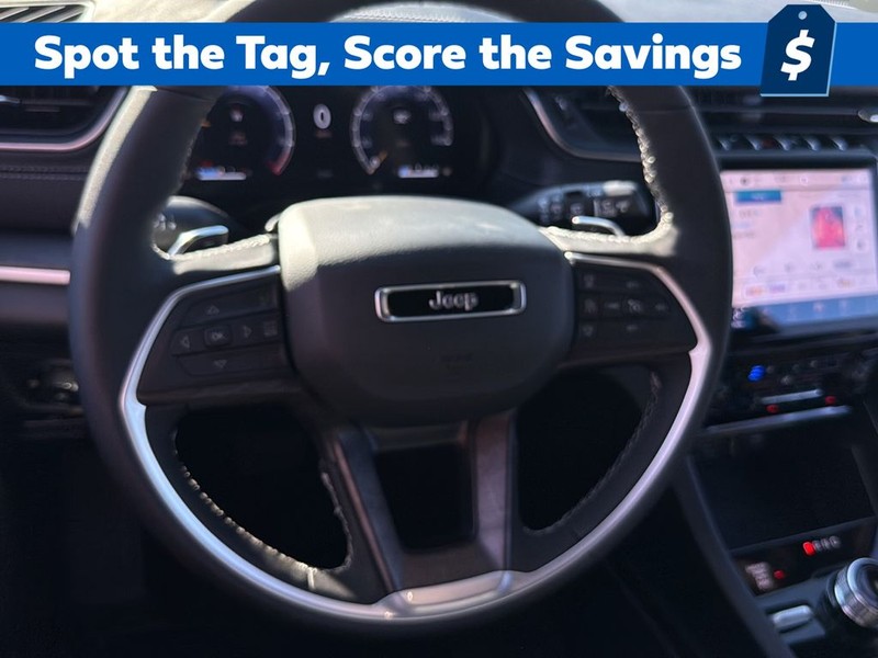 Jeep Grand Cherokee Vehicle Full-screen Gallery Image 27