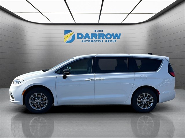 Chrysler Pacifica Vehicle Full-screen Gallery Image 2