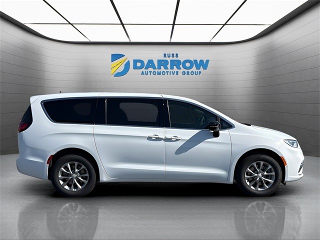 Chrysler Pacifica Vehicle Full-screen Gallery Image 6