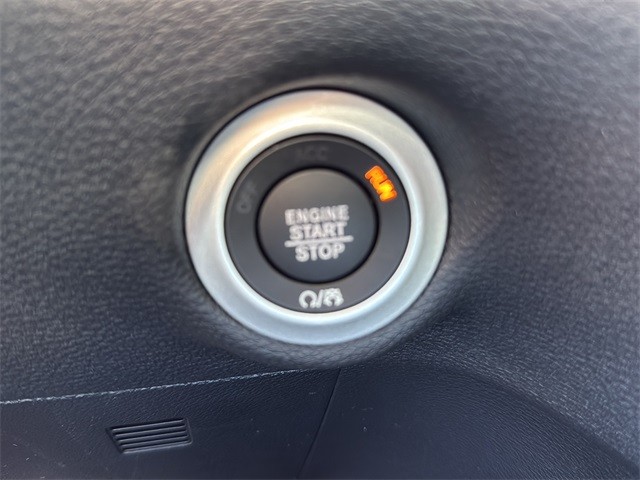 Chrysler Pacifica Vehicle Full-screen Gallery Image 23