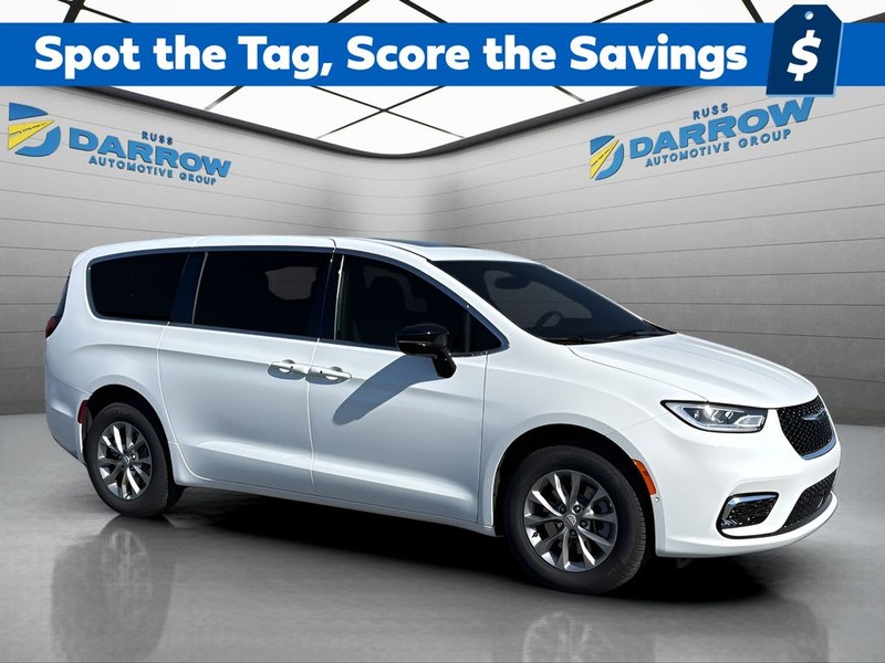 Chrysler Pacifica Vehicle Full-screen Gallery Image 7