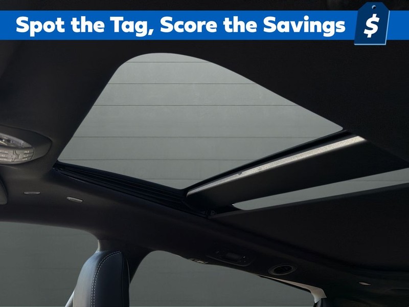 Chrysler Pacifica Vehicle Full-screen Gallery Image 16