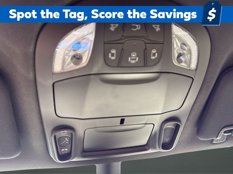 Chrysler Pacifica Vehicle Full-screen Gallery Image 22