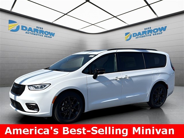 2026 Chrysler Pacifica Limited's photo