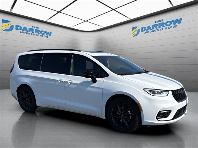 Chrysler Pacifica Vehicle Full-screen Gallery Image 7